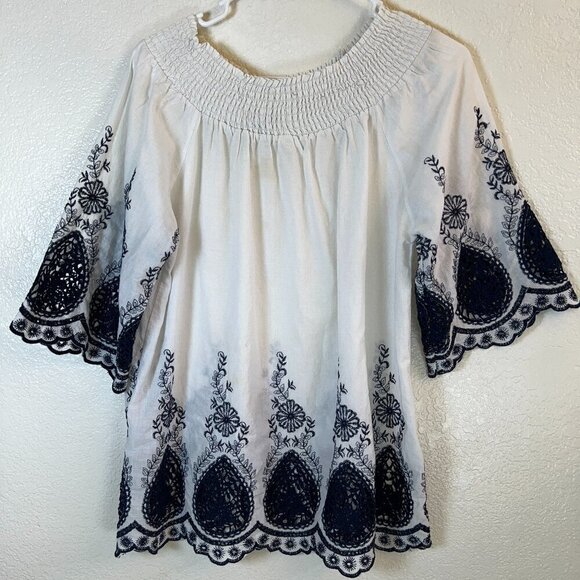 Studio West Top Womens White W/ Navy Embroidery Smocked Neck Size L (READ) - Picture 1 of 10